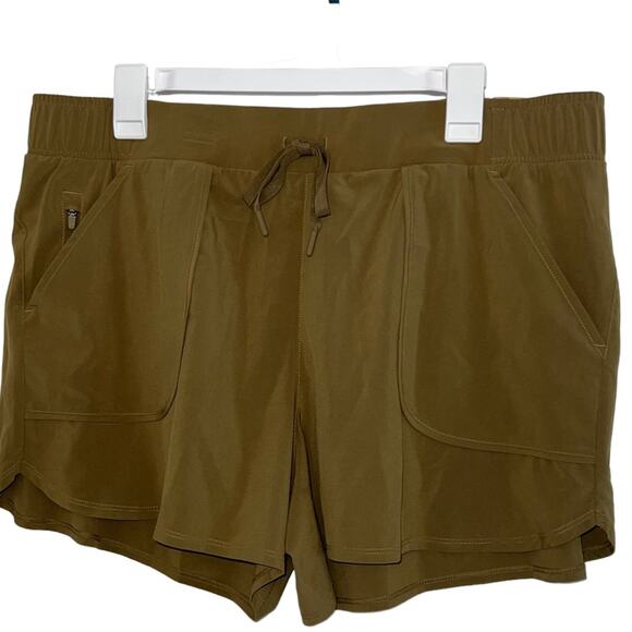 all in motion Pants - NWT all in Motion Mid Rise athletic shorts w zipper pockets XL